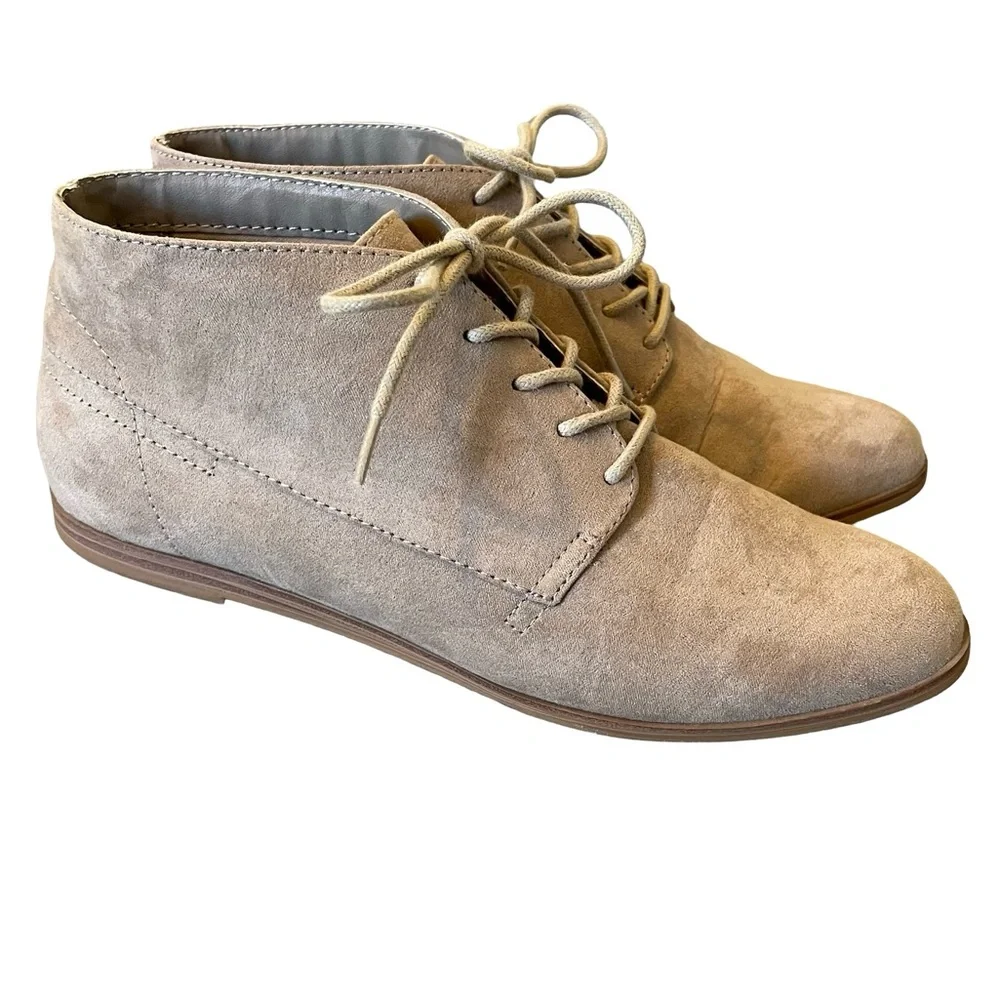 Dolce Vita Faux Suede Chukka  Size 6.5